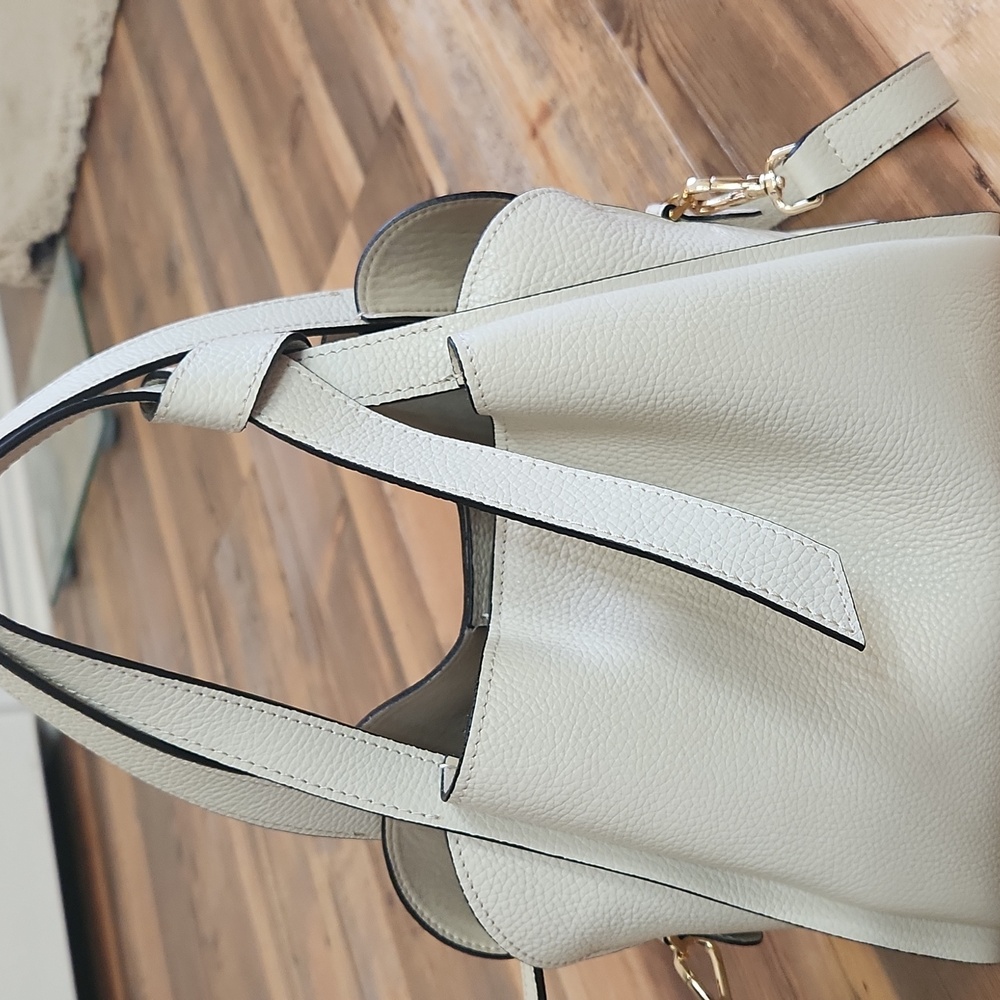 Stylish Cream Crossbody Bag - Picture 11 of 11